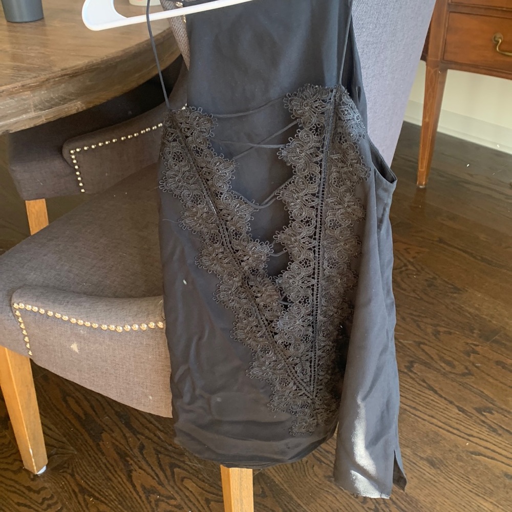 Cami NYC black v-neck